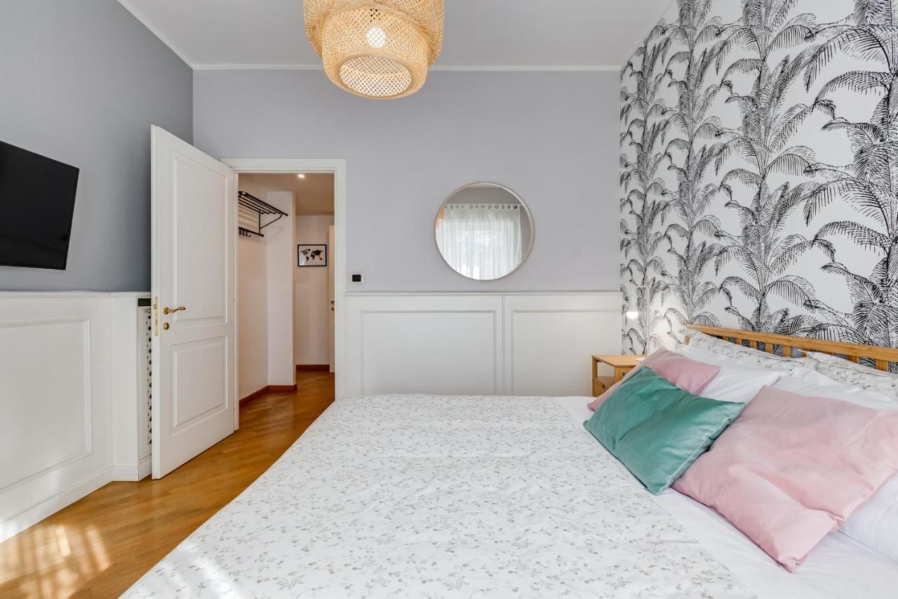 Bmga L Incredible 3bdr With Balcony In Center Apartment *